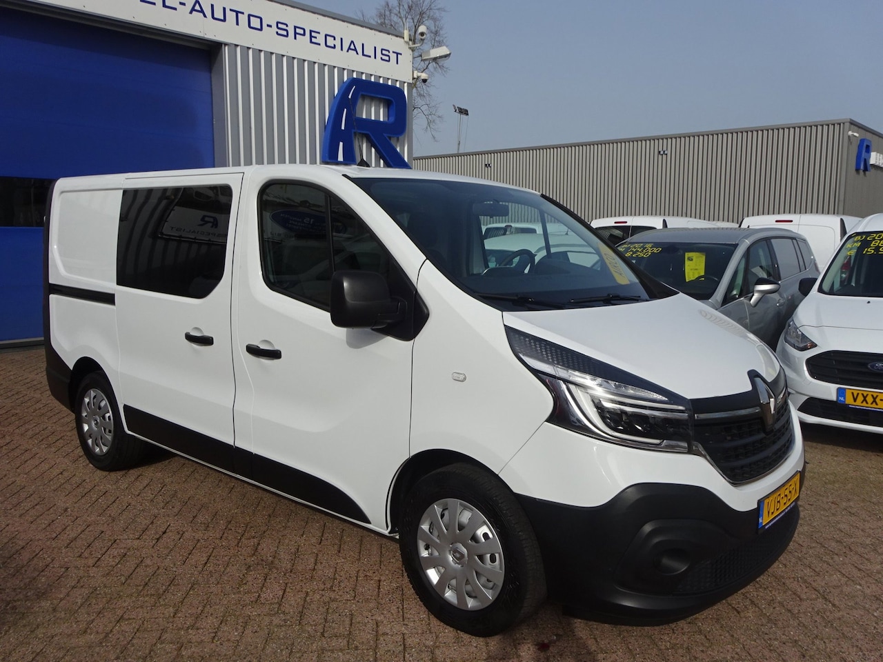 Renault Trafic - 2.0 dCi 120 T29 L1H1 Comfort AIRCO NAVIGATIE CRUISE CONTROL - AutoWereld.nl