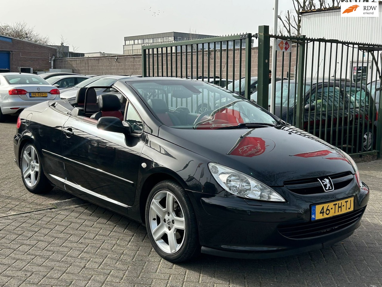 Peugeot 307 CC - 2.0-16V cabriolet leerbekeleding stoelverwarming airco cruis control parkeer sensor - AutoWereld.nl