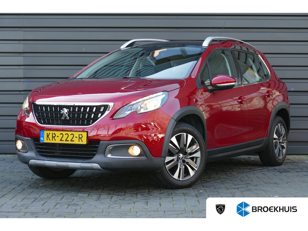 Peugeot 2008 - 1.2 PURETECH 110PK ALLURE AUTOMAAT / NAVI / CLIMA / LED / PDC / 16" LMV / CAMERA / TREKHAA - AutoWereld.nl