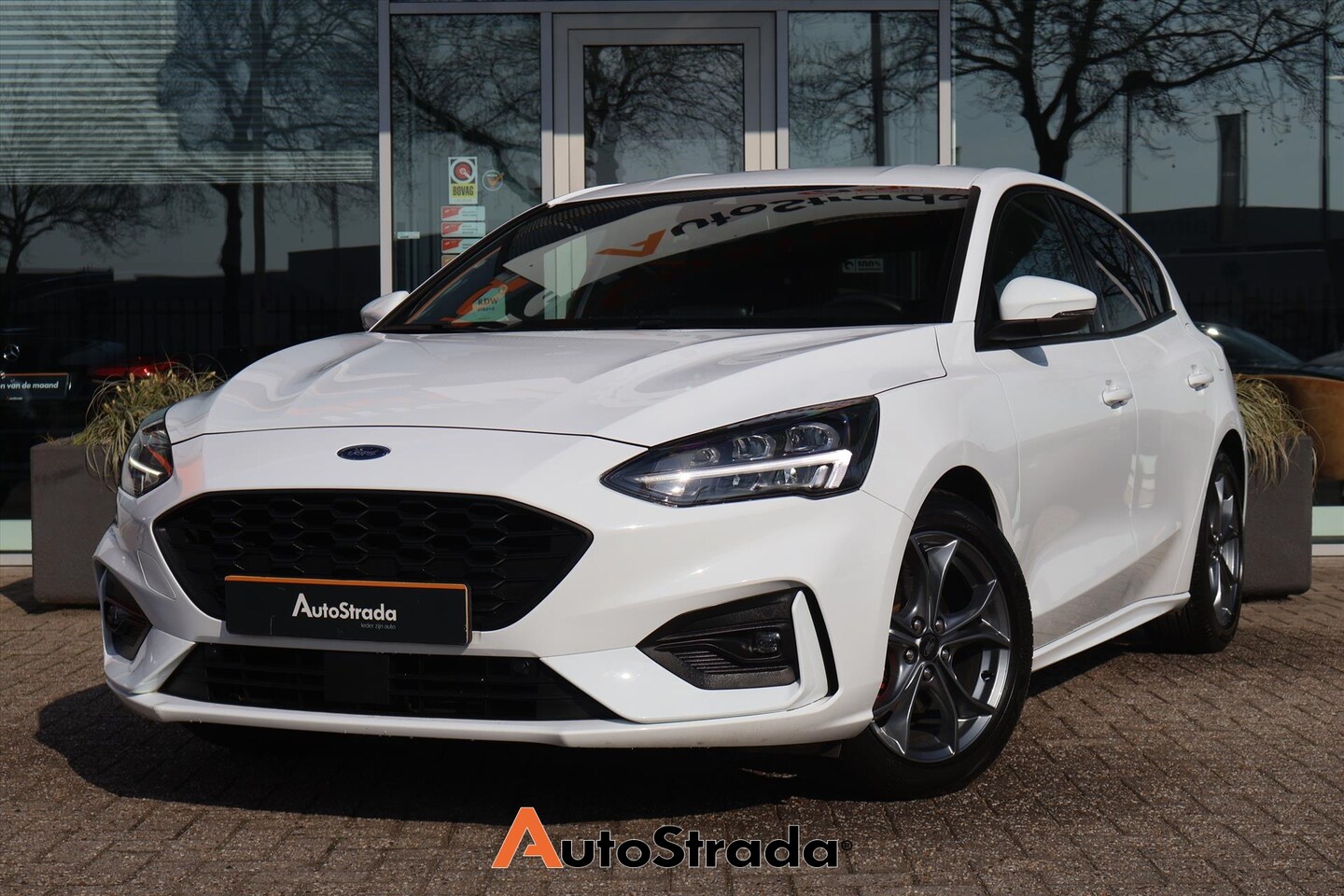 Ford Focus - 1.0 ST-Line 125pk | Cruise | Virtual | Camera | LED | Climate | Navigatie | Carplay - AutoWereld.nl