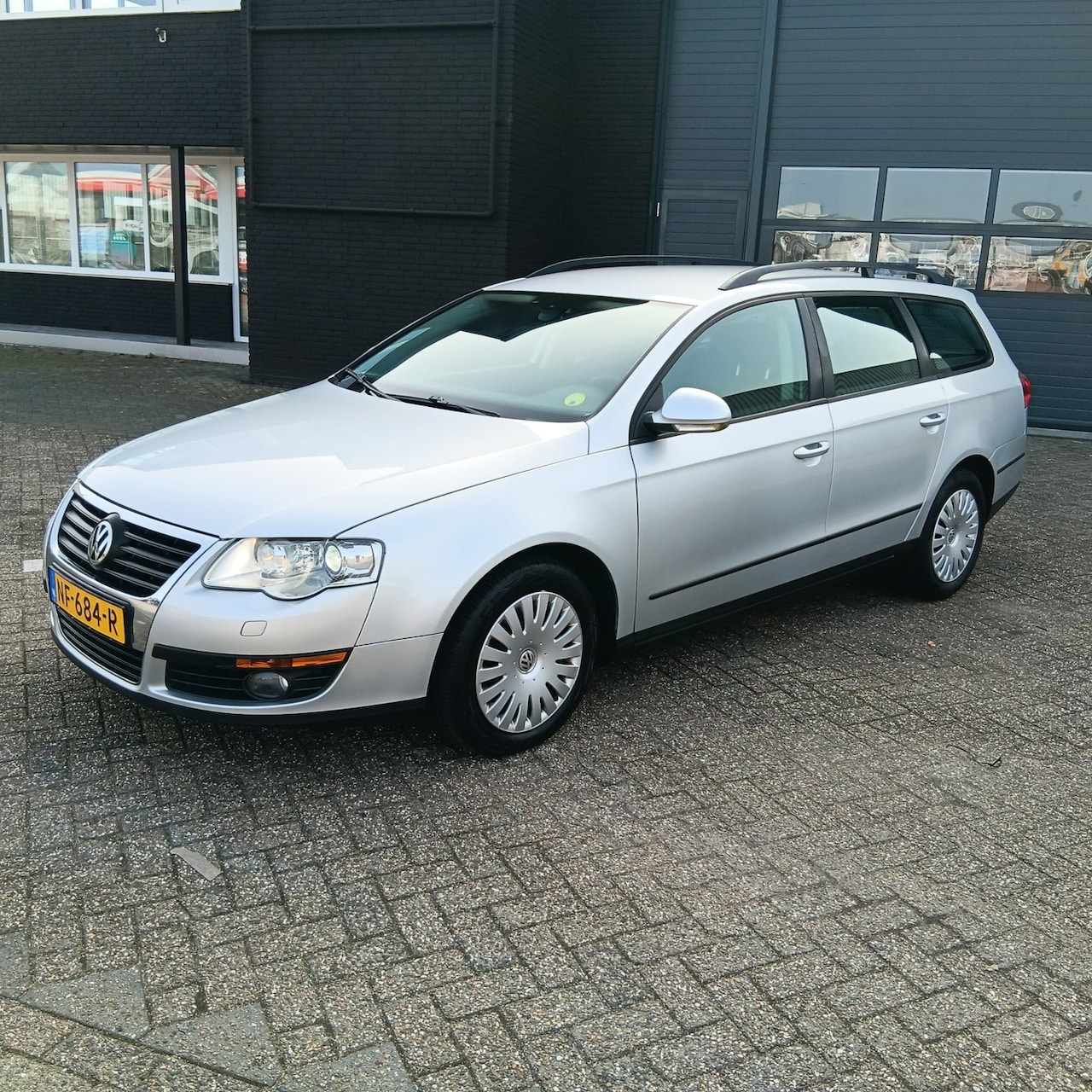 Volkswagen Passat Variant - 1.6 FSI Trendline 1.6 FSI Trendline - AutoWereld.nl