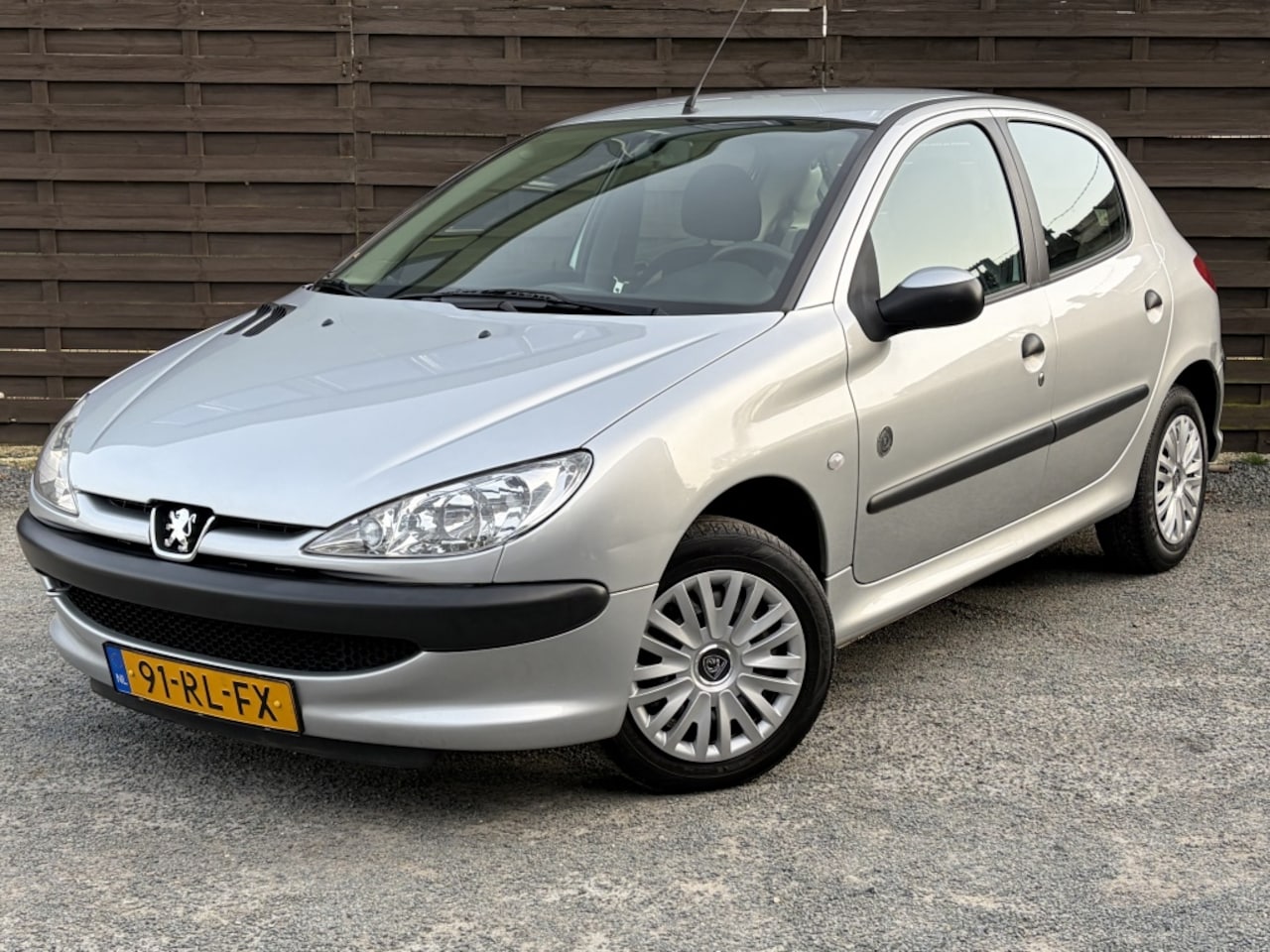 Peugeot 206 - 1.4 X-Design 5-DRS / Lage km! / Trekhaak / NAP - AutoWereld.nl