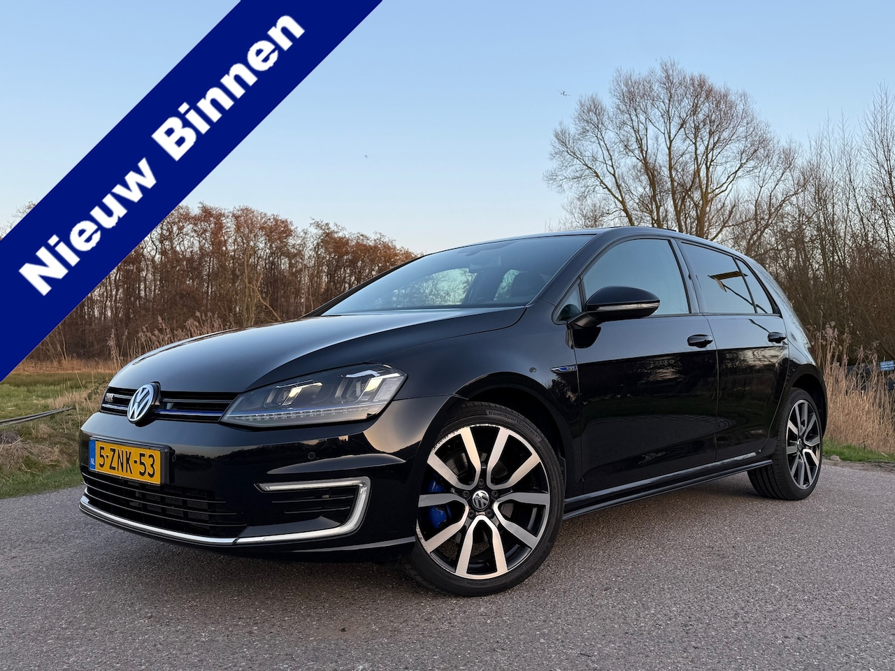 Volkswagen Golf - 1.4 TSI GTE Automaat | SOH 89% | Panoramadak | Leder | Camera | 18" Velgen | Stoelverwarmi - AutoWereld.nl
