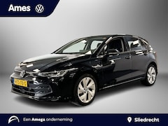 Volkswagen Golf - 1.5 eHybrid 204pk Life Edition | Adaptive cruise control | Stoel- en stuurverwarming | Ext