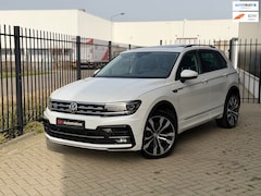 Volkswagen Tiguan - 2.0 TSI 4Motion R-Line 220pk Pano Memory Trekhaak Camera Carplay