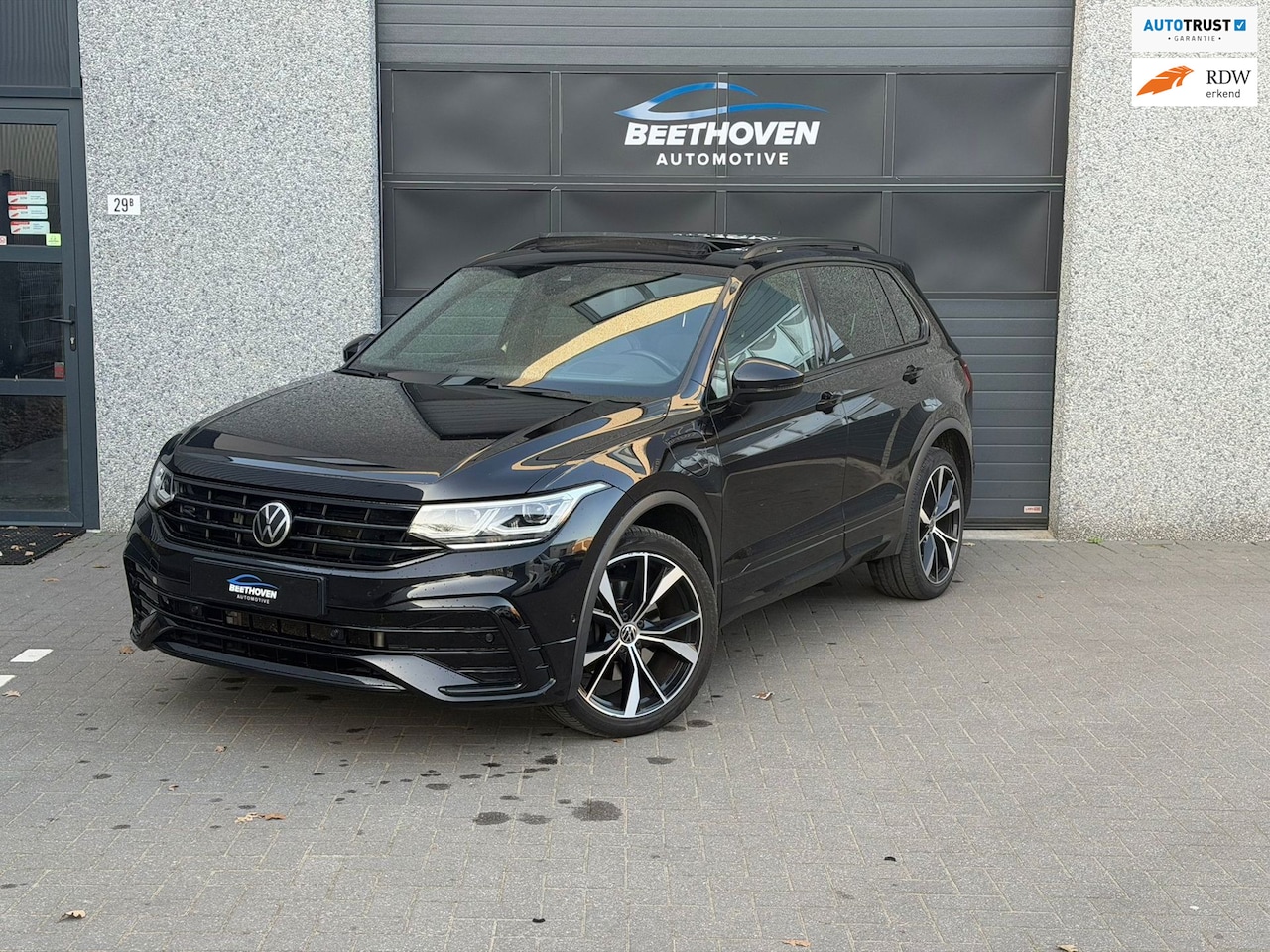 Volkswagen Tiguan - 1.4 TSI eHybrid 3xR-Line Pano Keyless Camera - AutoWereld.nl