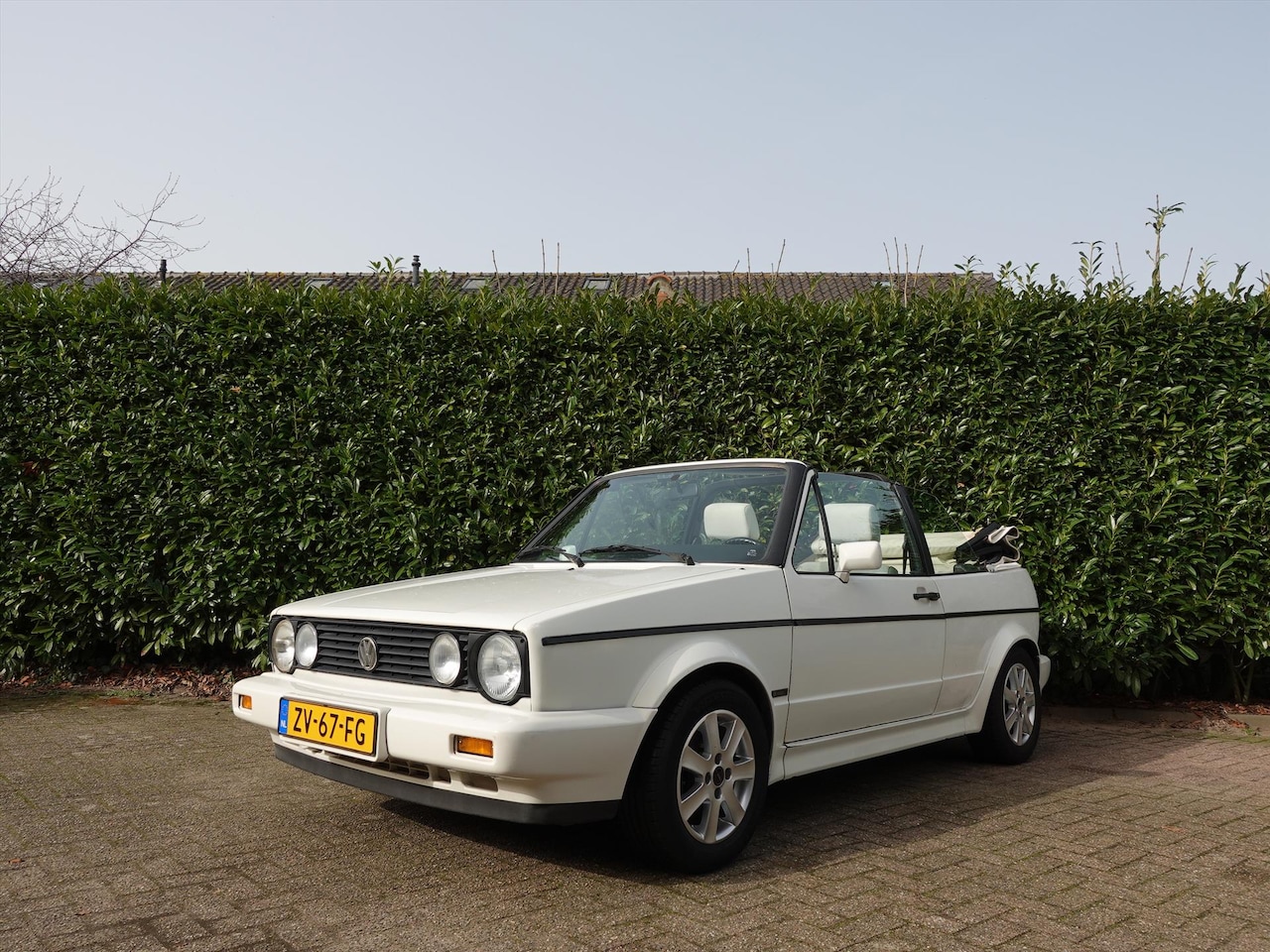 Volkswagen Golf Cabriolet - Volkswagen 1 1.8 AUTOMAAT STUURBEKRACHTEGING - AutoWereld.nl
