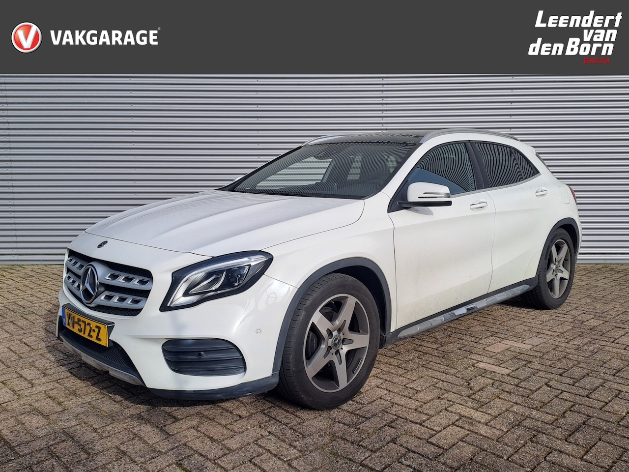 Mercedes-Benz GLA-Klasse - 180 Business Solution AMG | Trekhaak | Automaat | Cruise | Pano Dak | Navi | Camera | AMG- - AutoWereld.nl