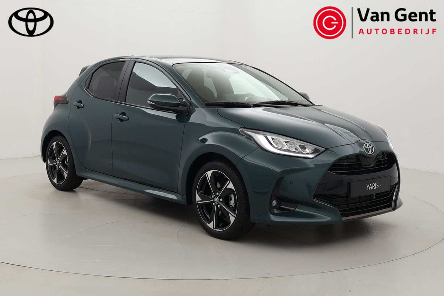 Toyota Yaris - 1.5 Hybrid 130 Executive | Panoramadak | Apple Carplay / Android Auto | Dodehoek detectie - AutoWereld.nl