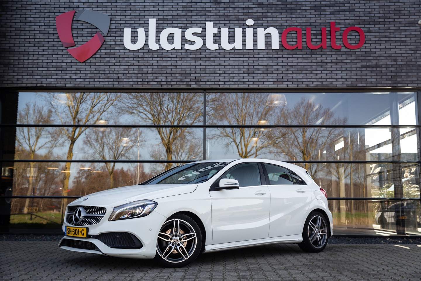 Mercedes-Benz A-klasse - 180 Business Solution AMG Upgrade Edition 180 Business Solution AMG Upgrade Edition , Stoelverwarming, Camera, Led, NAP - AutoWereld.nl