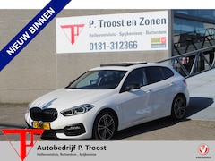 BMW 1-serie - 118i Executive edition NL auto/Panoramadak/Stoelverwarming/Sfeerverlichting/Apple carplay/