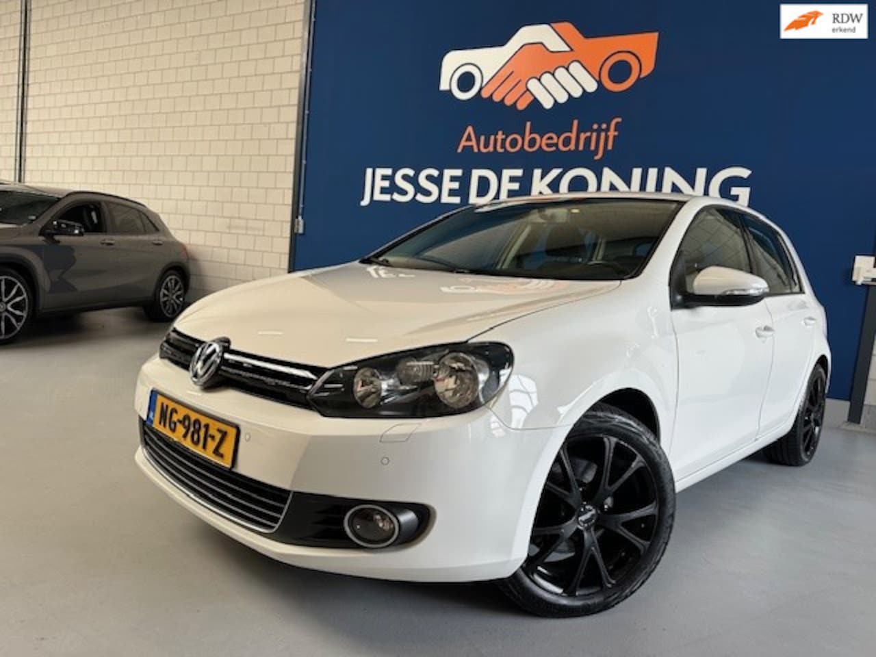 Volkswagen Golf - 1.4 TSI Trendline Automaat / 5 deurs / navigatie / sportvelgen / cruise / NAP met 158701 k - AutoWereld.nl