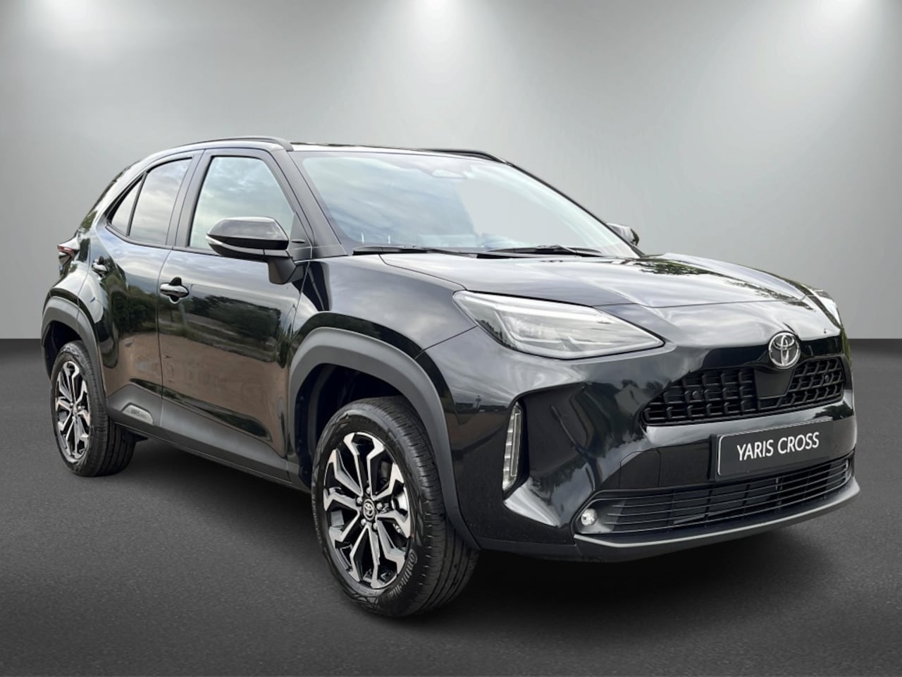 Toyota Yaris Cross - 1.5 Hybride 130 pk Black Edition, Safety + Winter pakket. - AutoWereld.nl