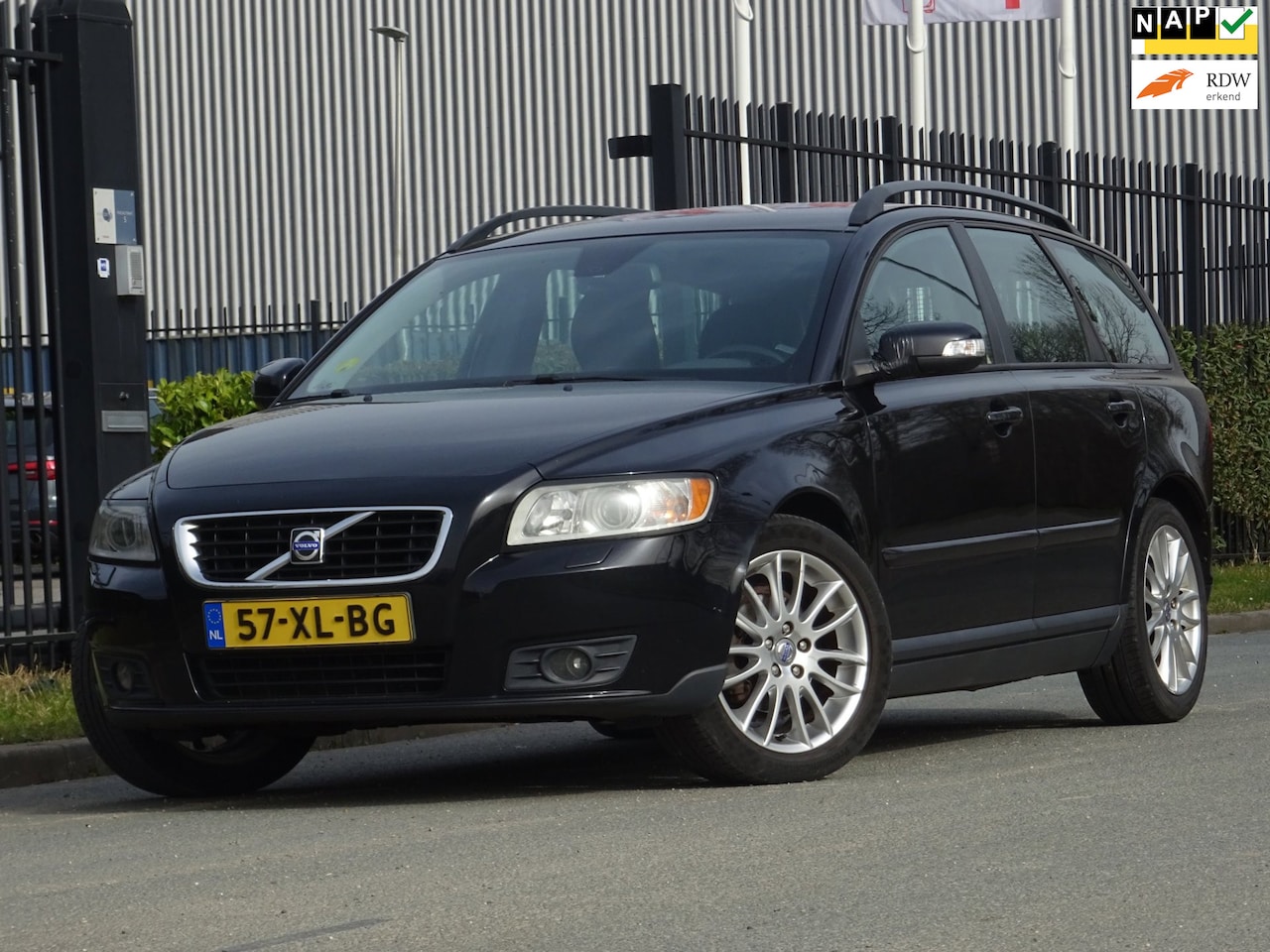 Volvo V50 - 2.0 Edition II NAP/LEER/AIRCO/CRUISE/PDC/APK - AutoWereld.nl