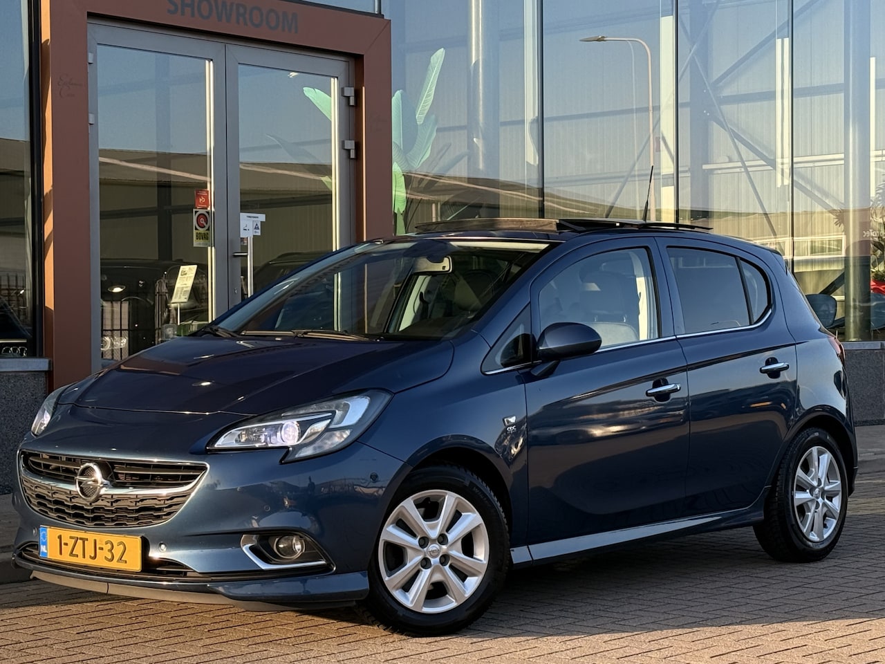 Opel Corsa - 1.0 Turbo OPC-Line | DAB | Stoel/Stuurverwarming | Pano | Trekhaak | - AutoWereld.nl