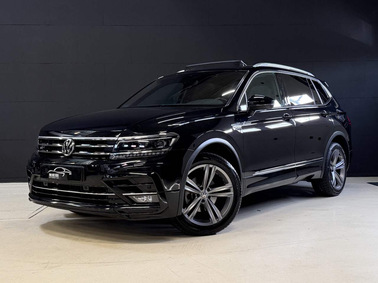 Volkswagen Tiguan Allspace - 1.5 TSI Highline Business R Automaat | Panoramadak | Massagestoelen | Camera | Full LED | - AutoWereld.nl