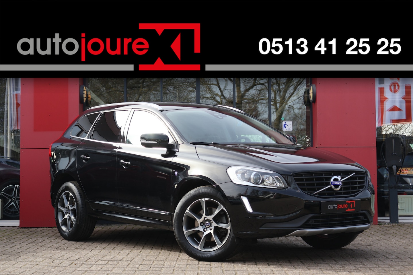 Volvo XC60 - 2.0 D4 FWD Automaat Ocean Race | Leder | Xenon | Trekhaak | - AutoWereld.nl