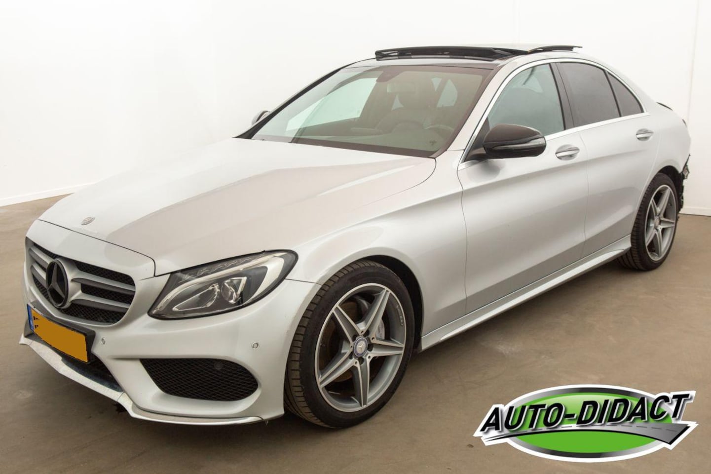 Mercedes-Benz C-klasse - 200 CDI Navi Pano Leder Premium Plus - AutoWereld.nl