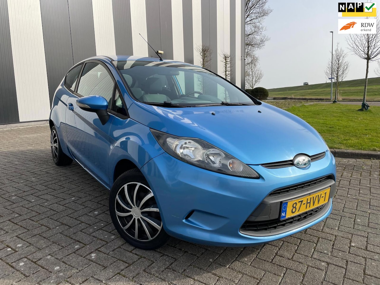 Ford Fiesta - 1.25 Trend Nw APK-Airco-ElekPakket-Isofix-2 Sleutels - AutoWereld.nl