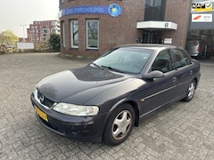 Opel Vectra - 1.6-16V Pearl / bj.2000 / sedan / NAP met 181712 km / APK VERLOPEN / trekhaak / sportvelge