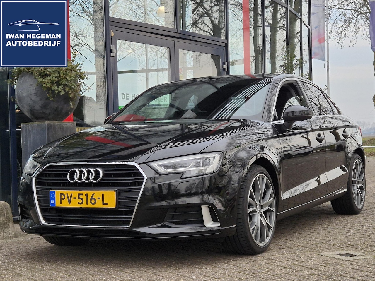Audi A3 Limousine - 1.0 TFSI Sport Lease Edition AUTOMAAT | Navigatie | Climate Control | Parkeersensoren | Li - AutoWereld.nl