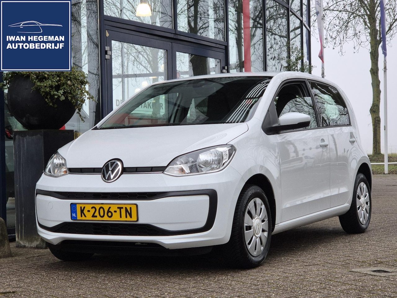 Volkswagen Up! - 1.0 BMT move up! | Airco | Centr. vergr. op afstand | BlueTooth | Stuurbekrachttiging - AutoWereld.nl