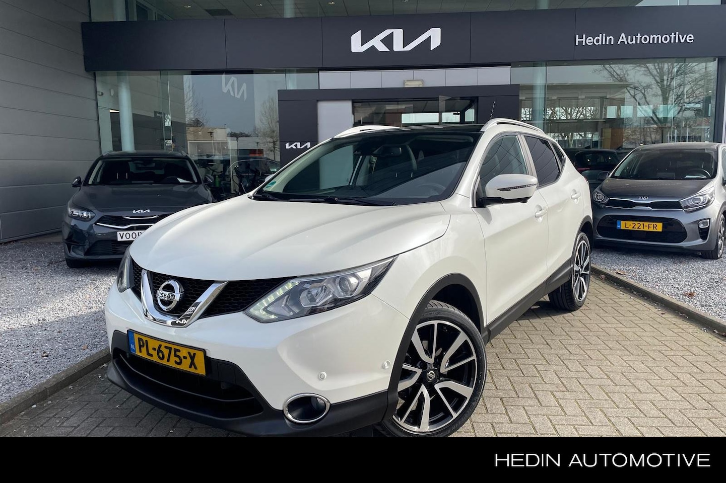 Nissan Qashqai - 1.2 Tekna | Trekhaak | Stoelverwarming | Navigatie | Climate control | Dealer onderhouden - AutoWereld.nl