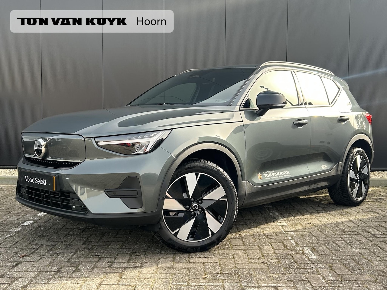 Volvo EX40 - Single Motor Extended Range Business Ed. 82 kWh All Season banden / Climate Line / Versati - AutoWereld.nl