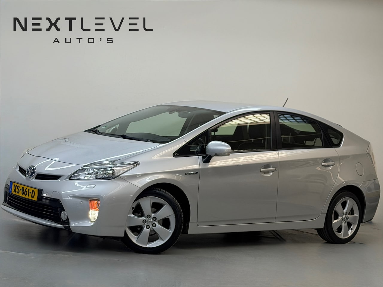 Toyota Prius - 1.8 Dynamic Business Lage KM Keyless HUD - AutoWereld.nl