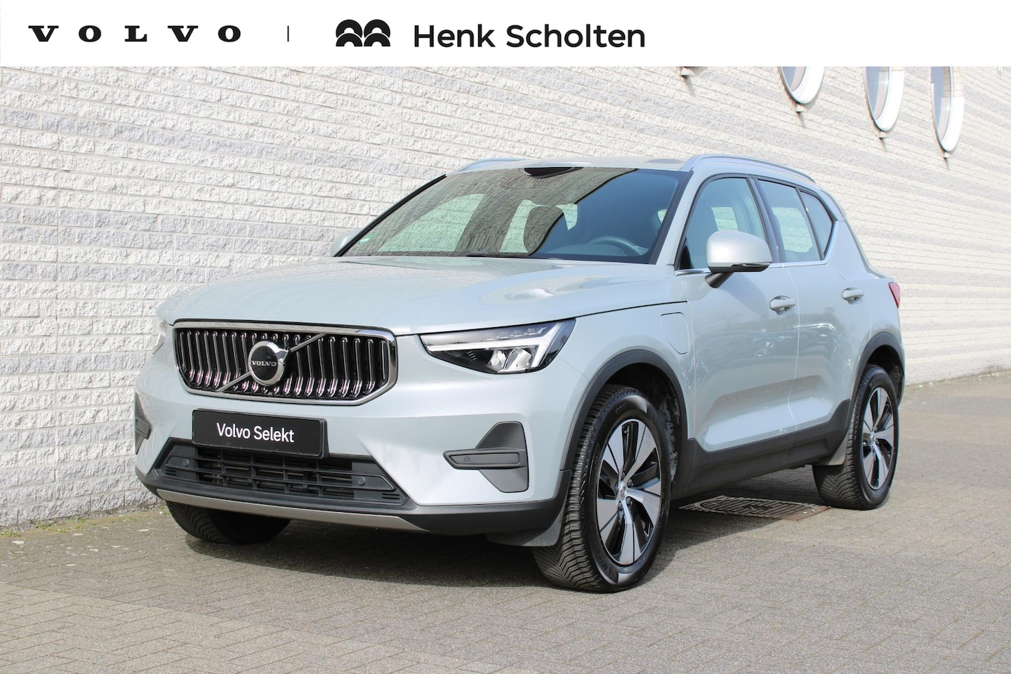 Volvo XC40 - 1.5 T4 Plug-in hybrid Core Bright | Achteruitrijcamera | Parkeersensoren voor & achter | C - AutoWereld.nl