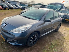 Peugeot 206 - 1.1 XR bjr 2010 koppelingset is nieuw , airco nieuwe apk , 5 deurs 147.228 km onderh boekj
