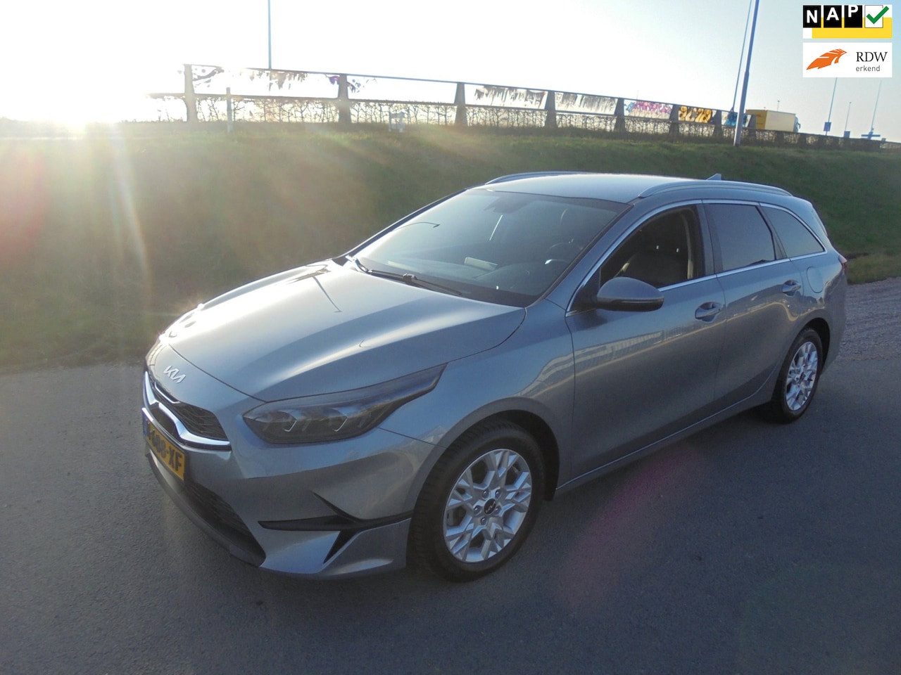 Kia Cee'd Sportswagon - Ceed Kia Ceed 1.0 benzine staion airco ecc navigatie lmv camera - AutoWereld.nl