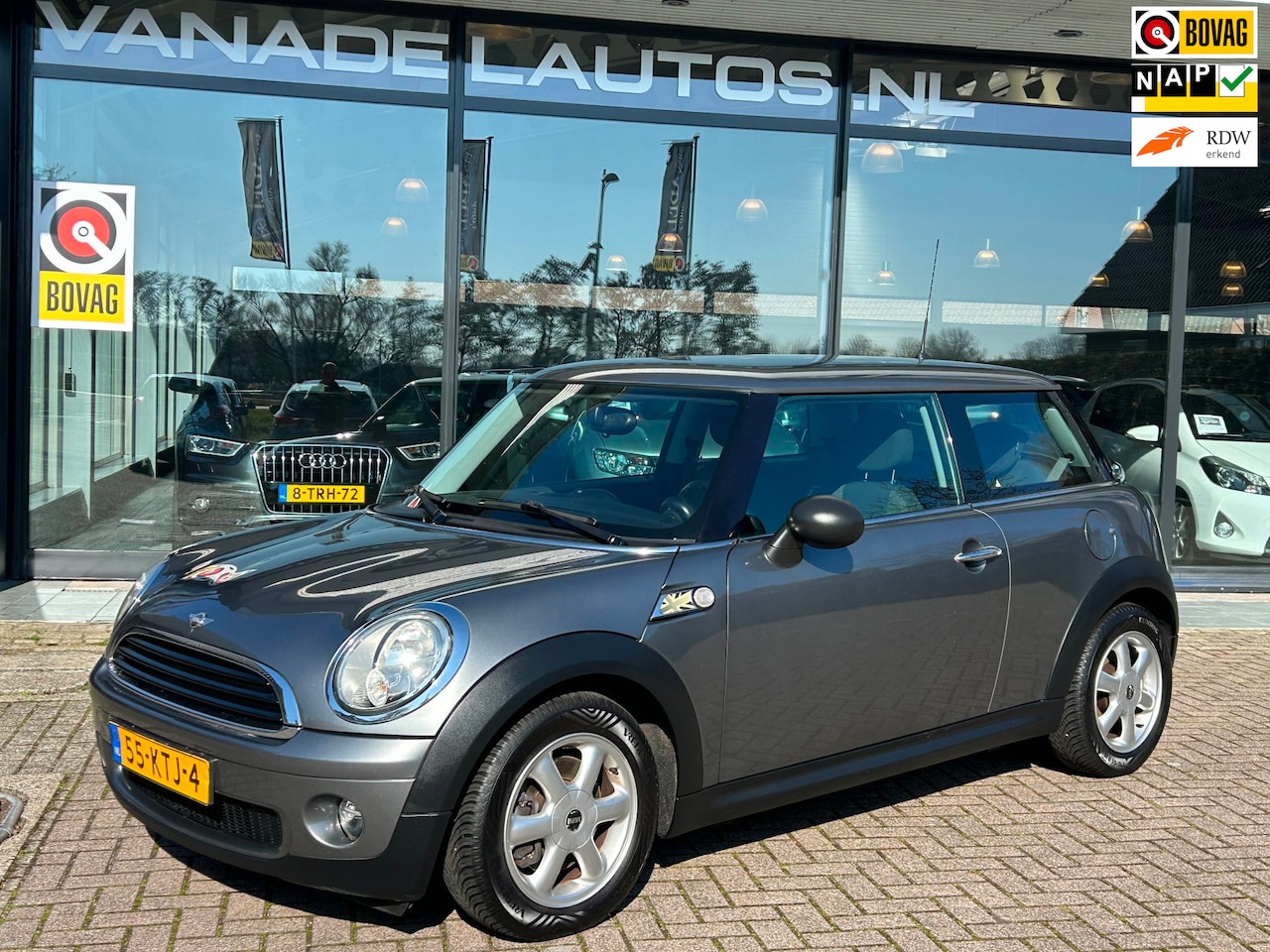 MINI One - Mini 1.4 Business Line Navi Airco Cruise LM-Velgen NAP NL-Auto Dealeronderhouden! - AutoWereld.nl