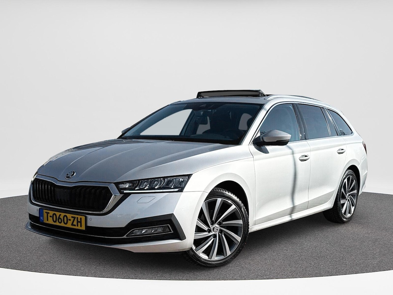 Skoda Octavia Combi - 1.0 e-TSI Business Edition Plus | Automaat | 110 pk | Pano Dak | Trekhaak | 18 Inch | - AutoWereld.nl