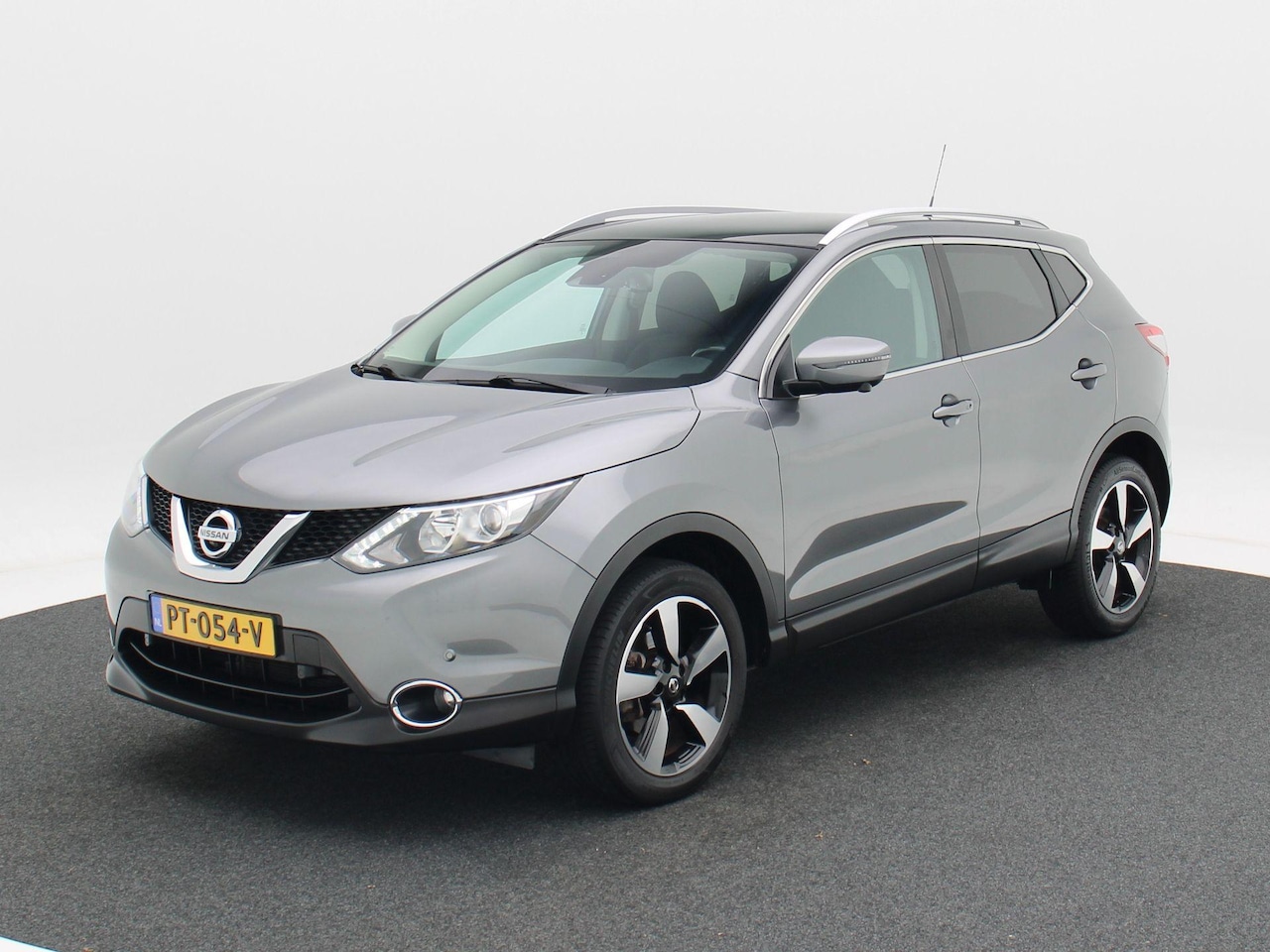 Nissan Qashqai - 1.2 N-Connecta | Panoramadak | Cruise Control | Climate Control | Trekhaak | Navigatie | C - AutoWereld.nl