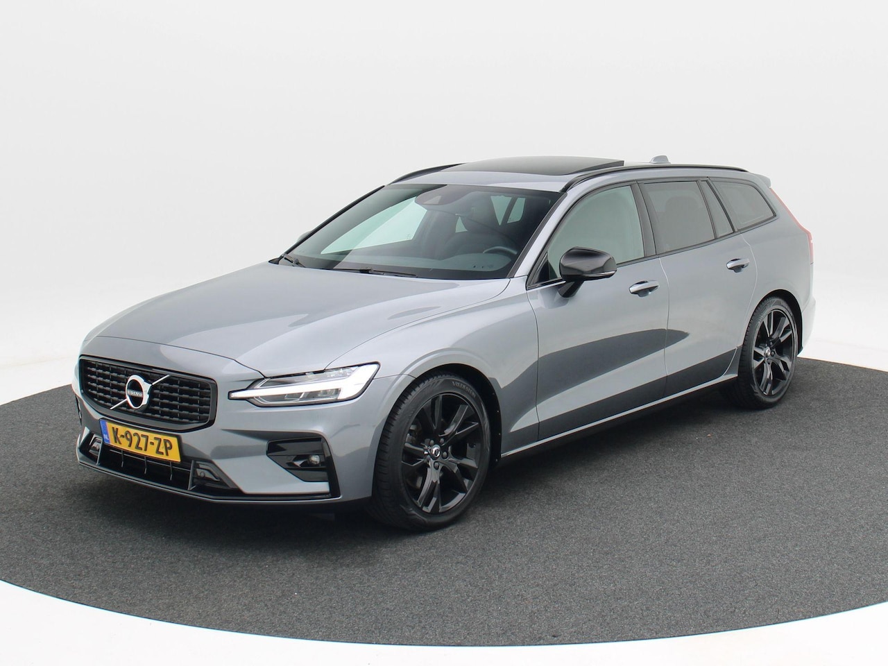 Volvo V60 - 2.0 B3 R-Design 163 Pk Automaat | Panoramadak | Trekhaak Elektrisch | Adaptive Cruise | Ca - AutoWereld.nl
