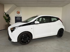 Toyota Aygo - 1.0 VVT-i Black&White X-play Airco, Cruise control, Camera achteruitrijden