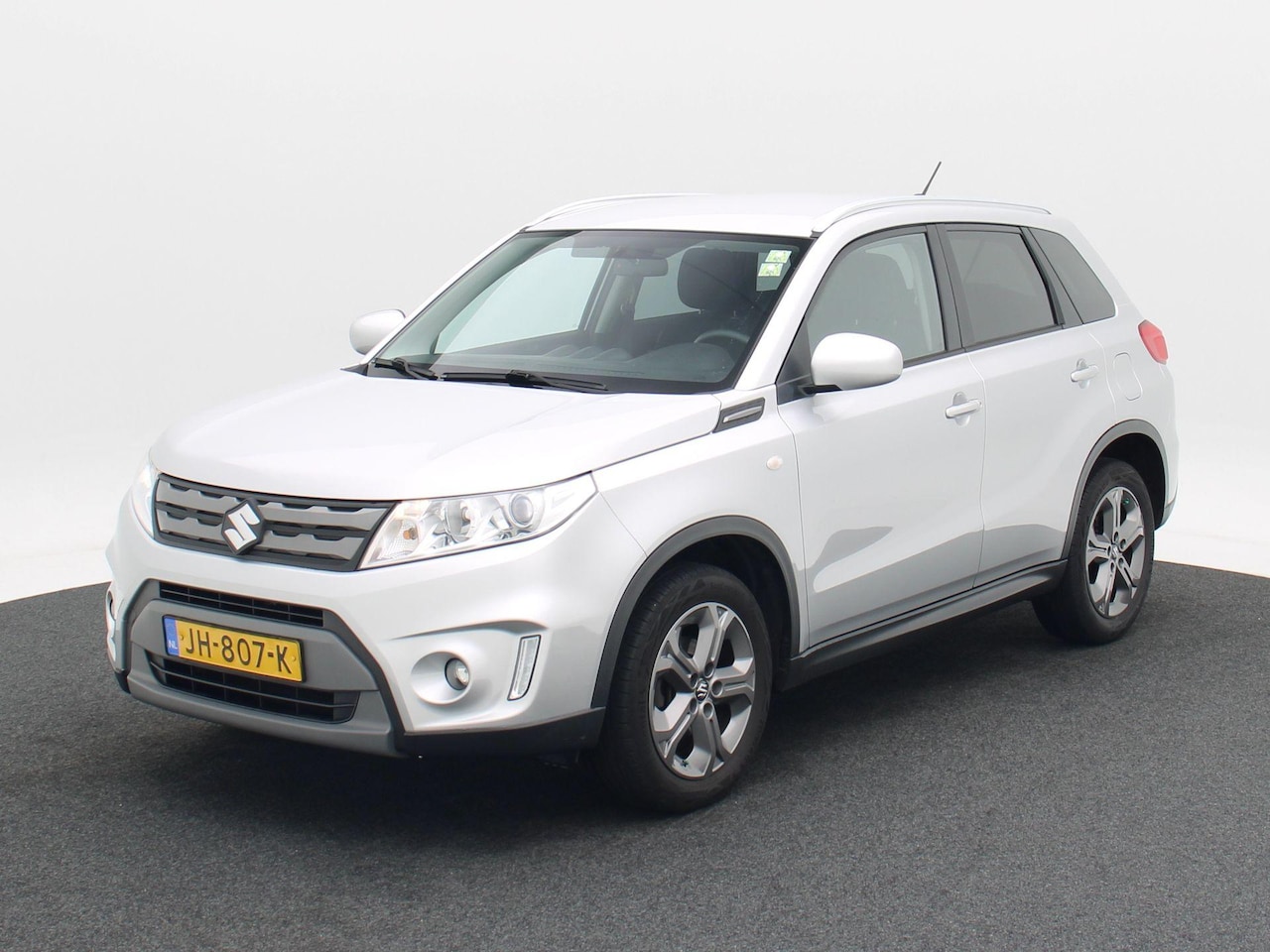 Suzuki Vitara - 1.6 120 Pk Exclusive | Trekhaak | Stoelverwarming | Camera | Cruise Controle | Climatronic - AutoWereld.nl