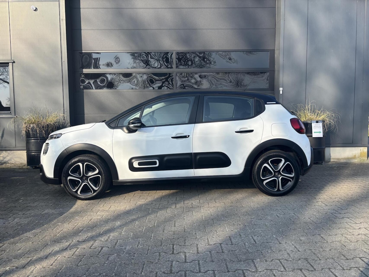 Citroën C3 - 1.2 Shine 110PK AUTOMAAT AppleCarPlay/ AndroidAuto/ Airco/ Cruise Control/ Two Tone
