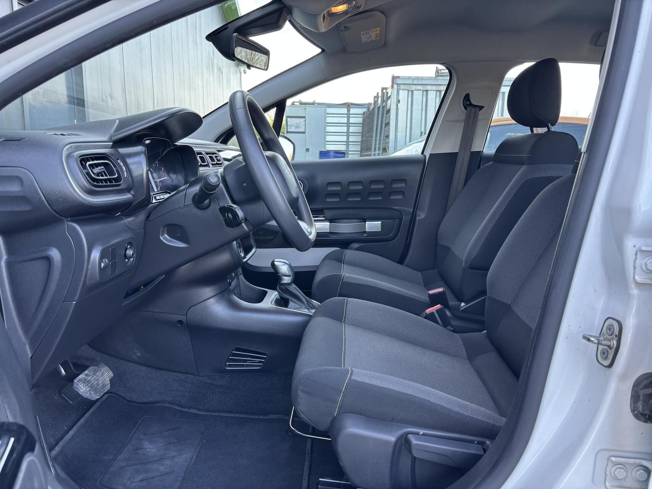 Citroën C3 - 1.2 Shine 110PK AUTOMAAT AppleCarPlay/ AndroidAuto/ Airco/ Cruise Control/ Two Tone