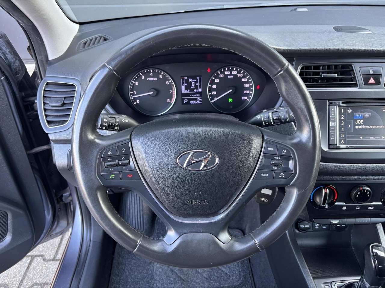 Hyundai i20 - 1.4i i-Catcher AUTOMAAT AppleCarPlay/ AndroidAuto/ Airco/ Cruise Control/ PDC