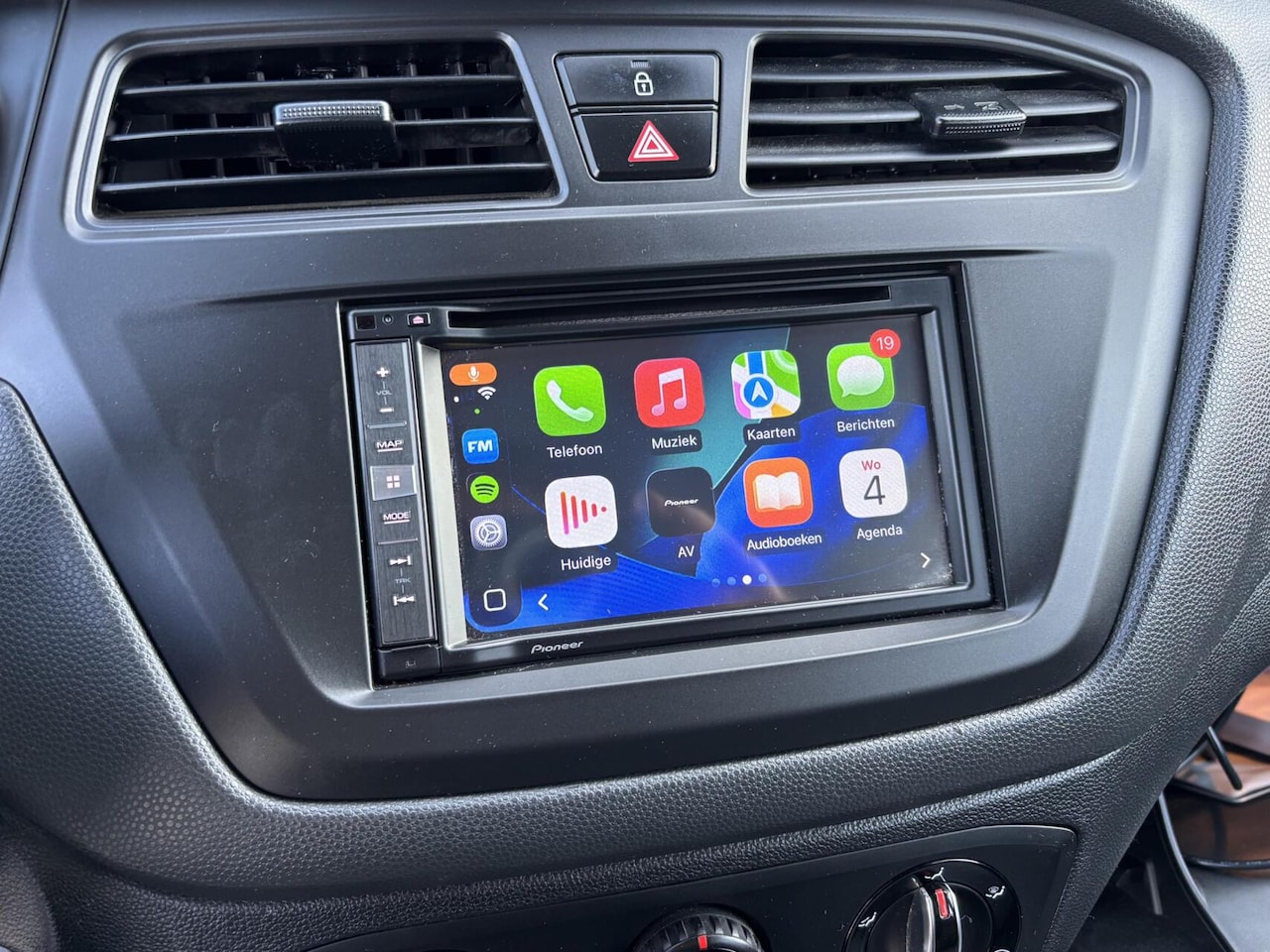 Hyundai i20 - 1.4i i-Catcher AUTOMAAT AppleCarPlay/ AndroidAuto/ Airco/ Cruise Control/ PDC