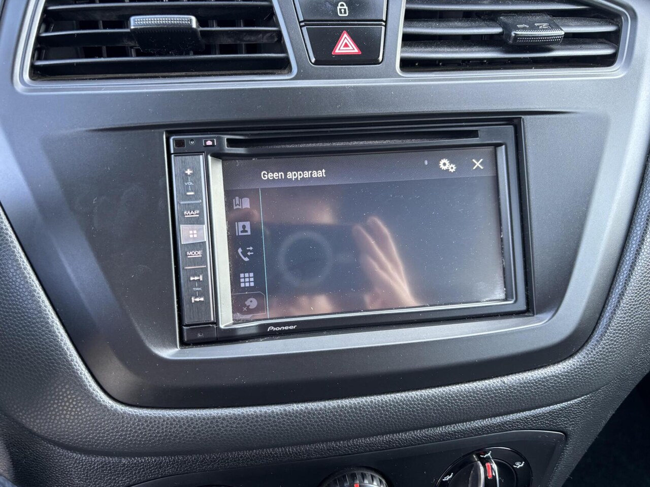 Hyundai i20 - 1.4i i-Catcher AUTOMAAT AppleCarPlay/ AndroidAuto/ Airco/ Cruise Control/ PDC