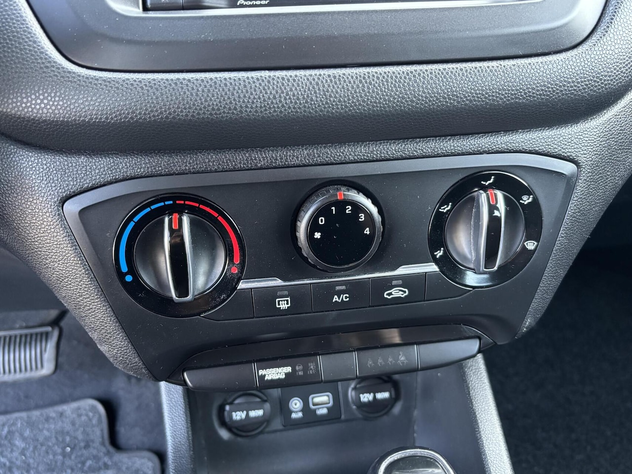 Hyundai i20 - 1.4i i-Catcher AUTOMAAT AppleCarPlay/ AndroidAuto/ Airco/ Cruise Control/ PDC