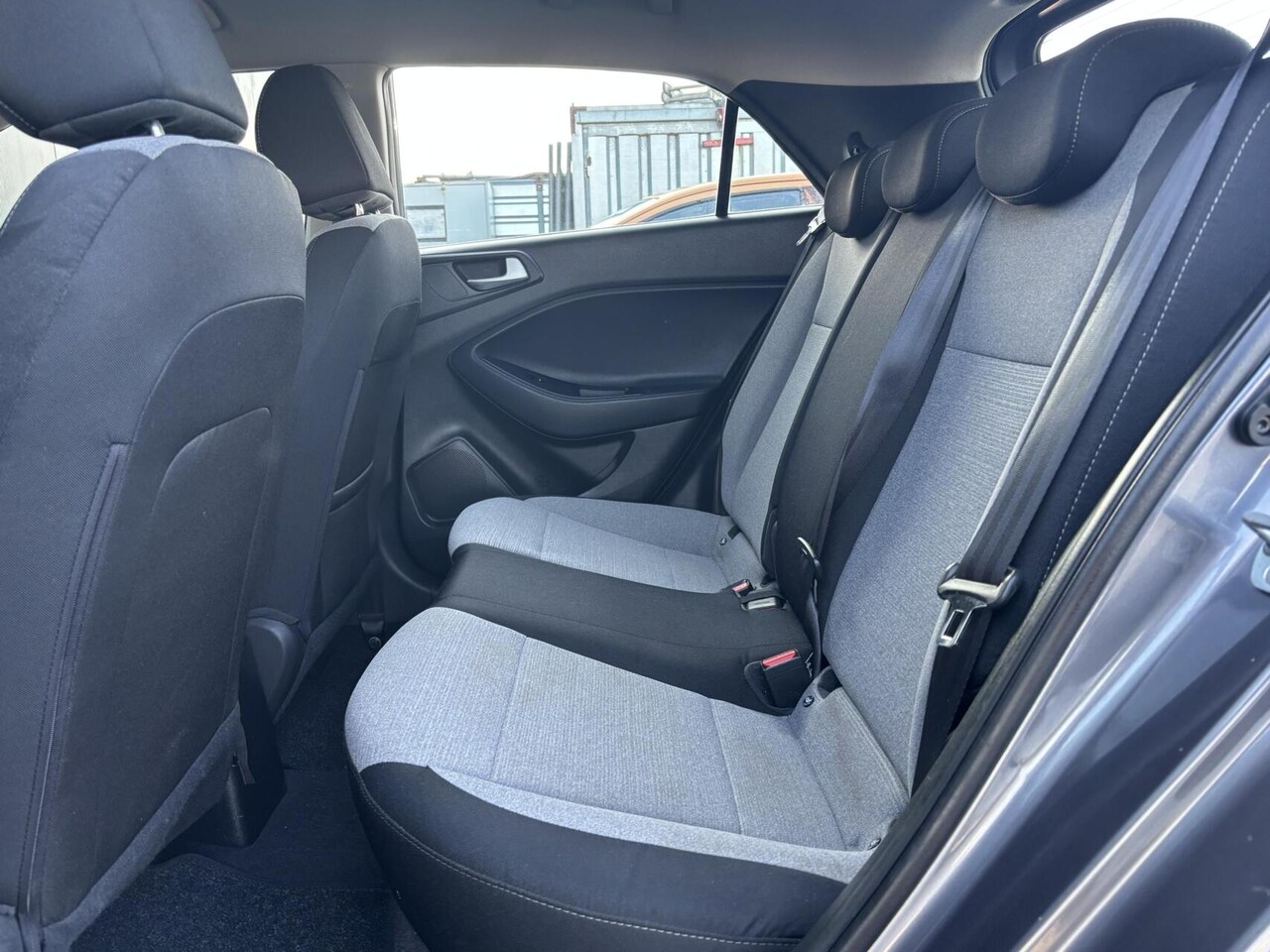 Hyundai i20 - 1.4i i-Catcher AUTOMAAT AppleCarPlay/ AndroidAuto/ Airco/ Cruise Control/ PDC