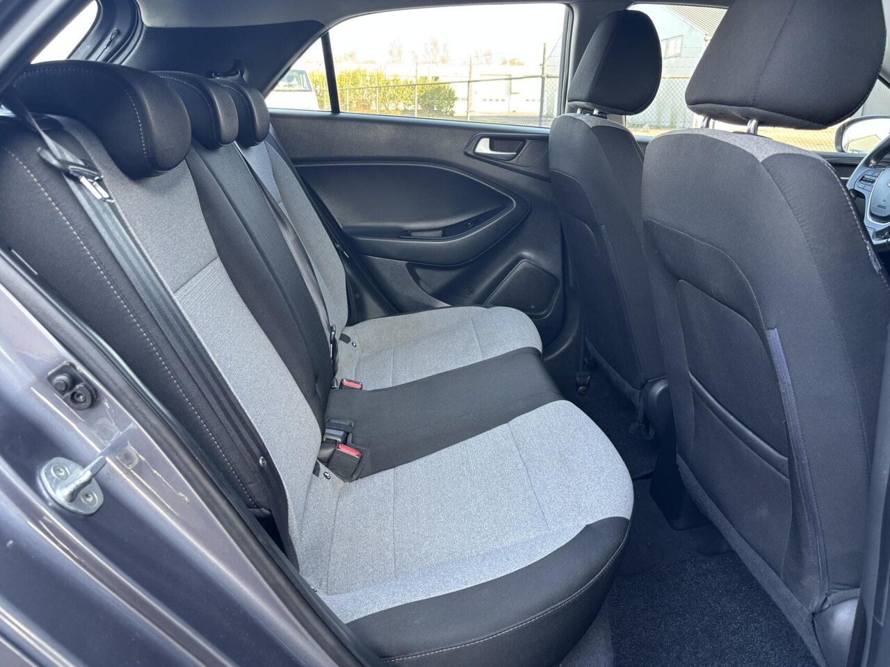 Hyundai i20 - 1.4i i-Catcher AUTOMAAT AppleCarPlay/ AndroidAuto/ Airco/ Cruise Control/ PDC