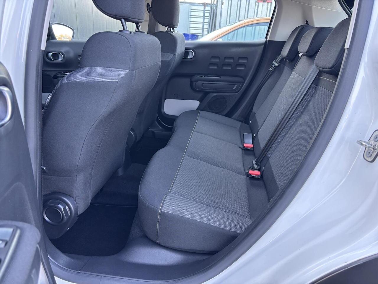 Citroën C3 - 1.2 PureTech Shine 110PK Automaat AppleCarPlay/ AndroidAuto/ Airco/ Cruise Control/ Two To