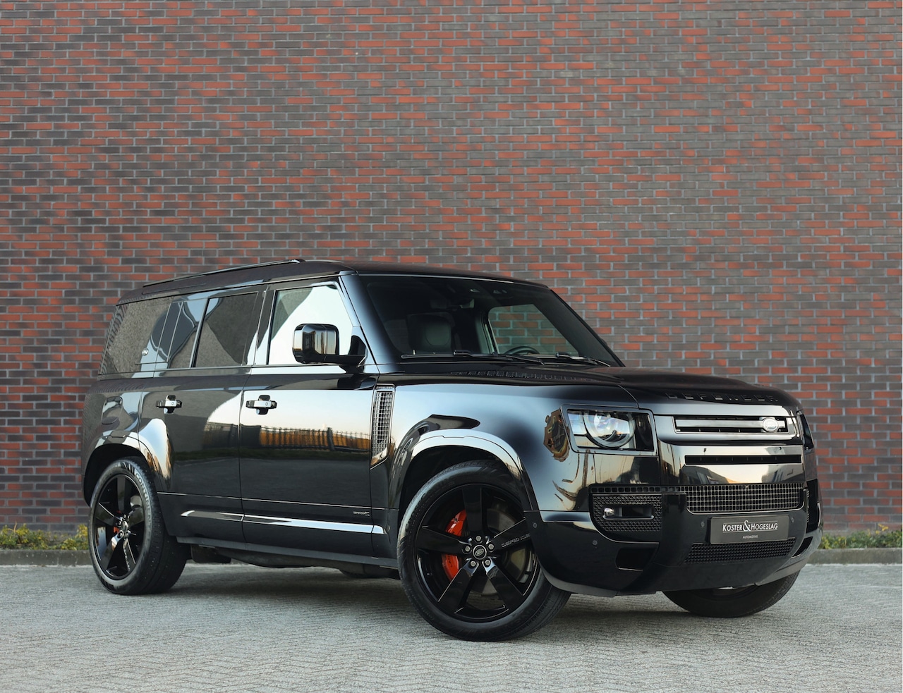 Land Rover Defender 110 - P400e 110 X | Pano - HUD - Meridian - AutoWereld.nl