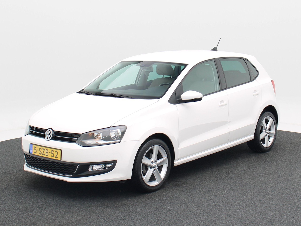 Volkswagen Polo - 1.2 TSi Automaat Highline Edition | Navigatie | Parkeersensoren | Bluetooth | 16 Inch | Sl - AutoWereld.nl