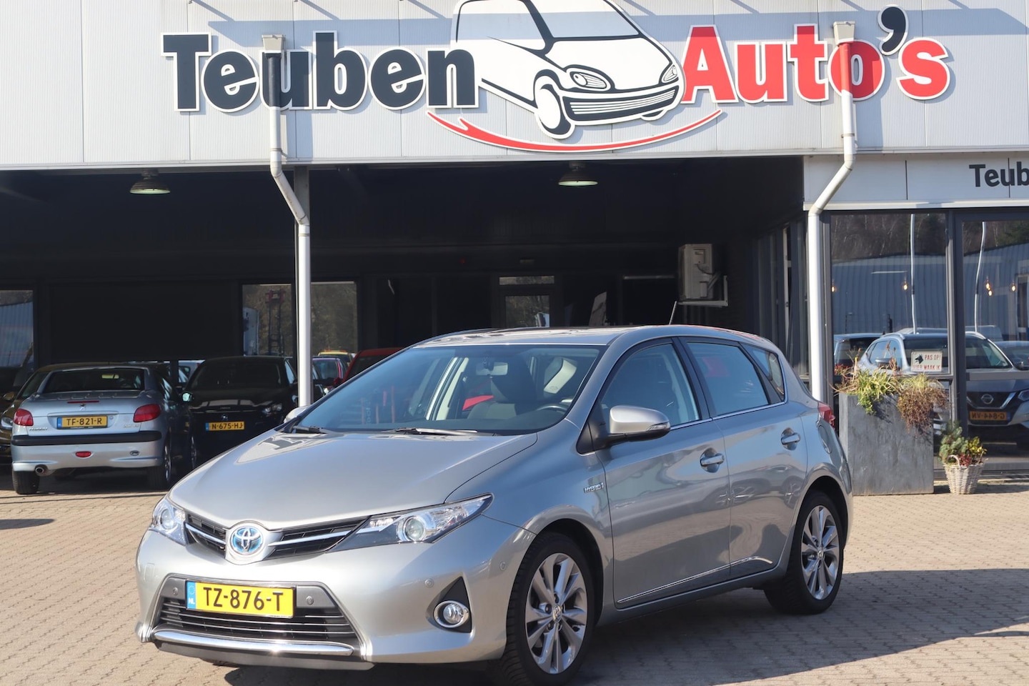 Toyota Auris - 1.8 Hybrid Aspiration Rijklaar, Navigatie, Camera, Stoelverwarming, Climate control, Cruis - AutoWereld.nl